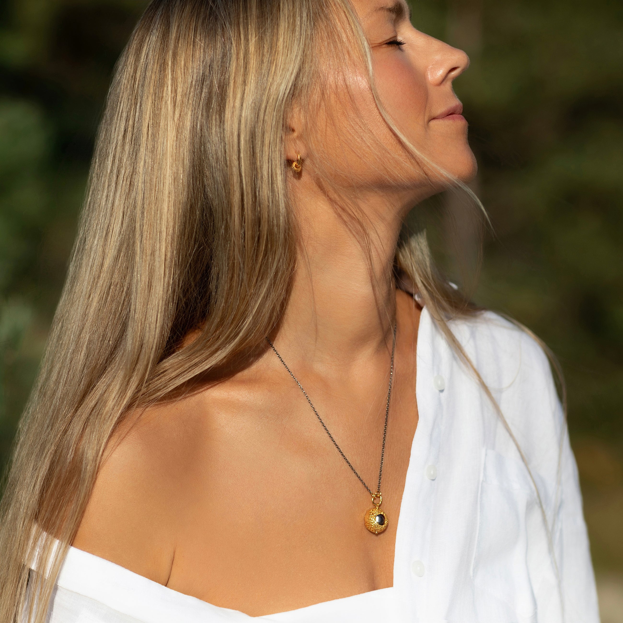 Gold Plated / Oxidized Silver Necklace with Pearl "Hide Freshwater"