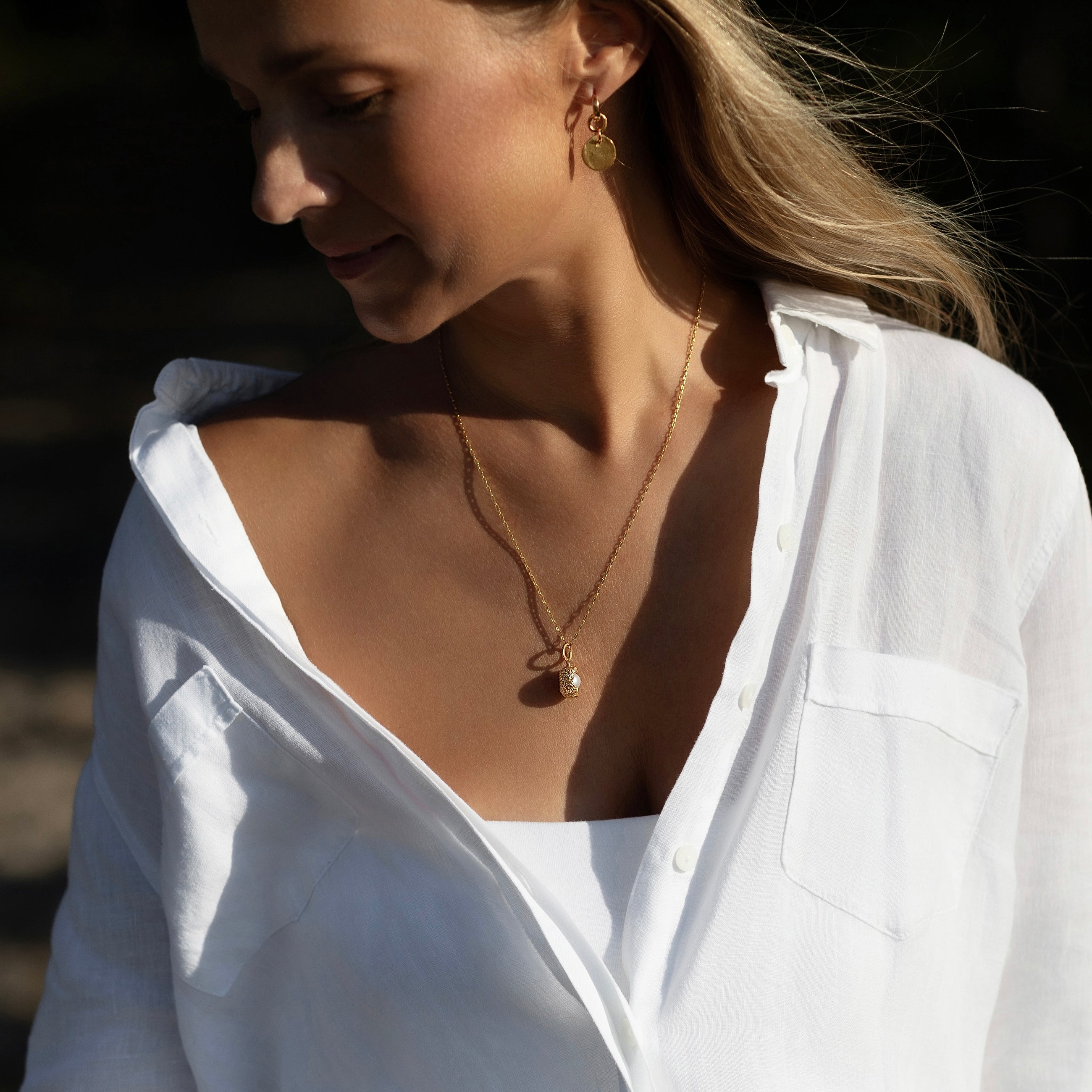Gold Plated Silver Necklace with Pearl "Hide Freshwater Mini"