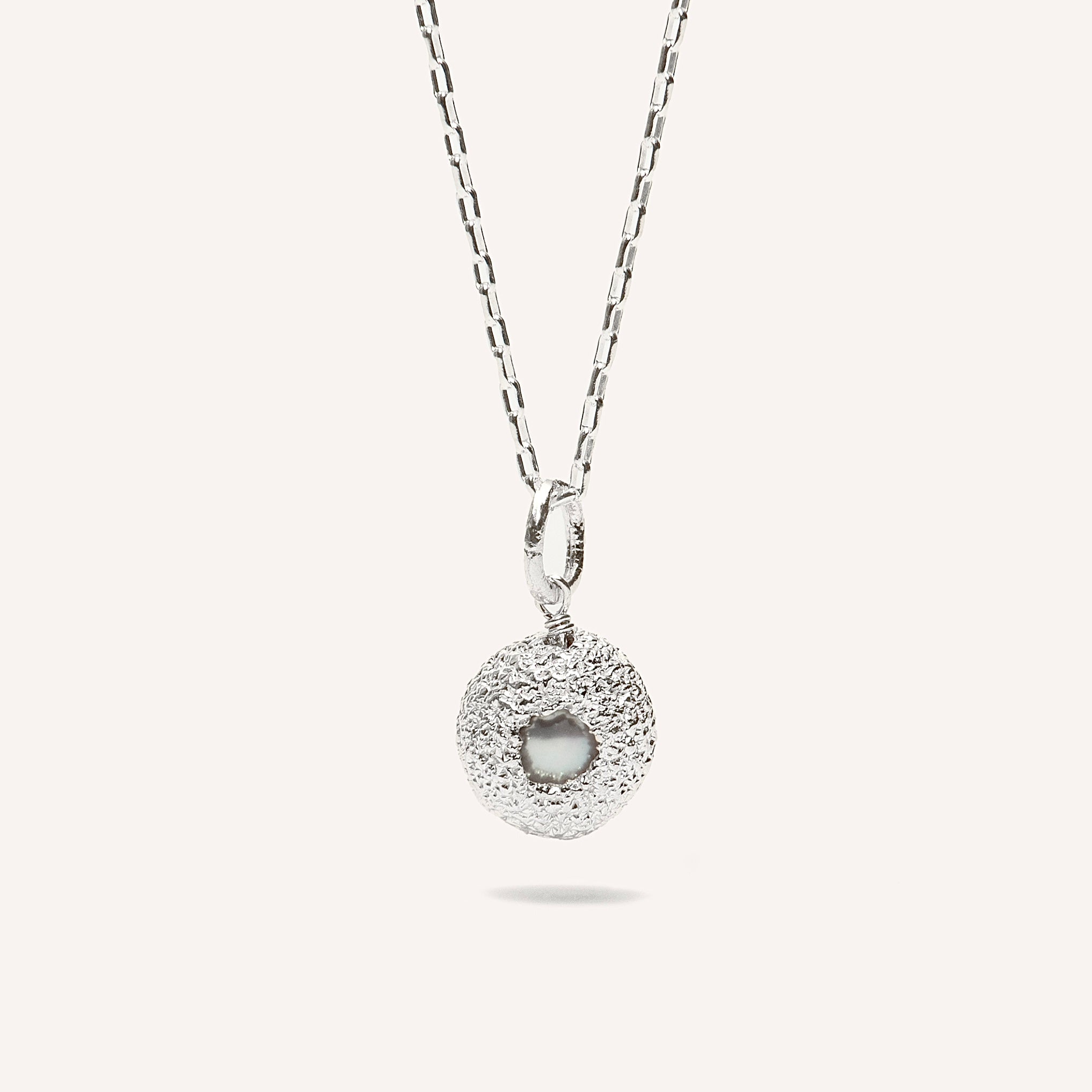 Silver Necklace with Pearl "Hide Freshwater Mini"