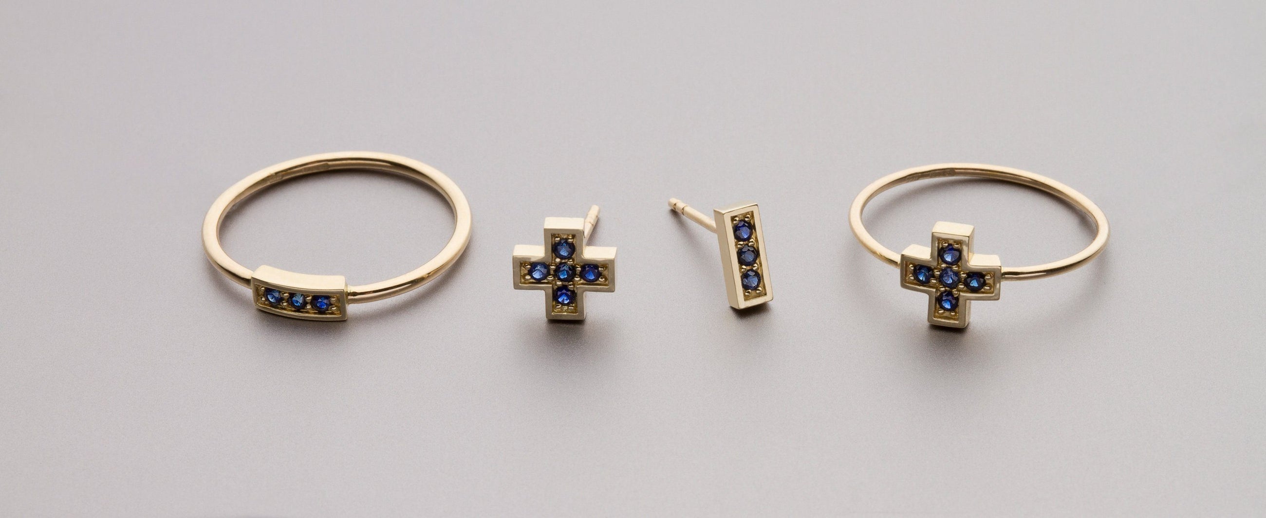 Rings - Gold Ring "Minus" With Blue Sapphires