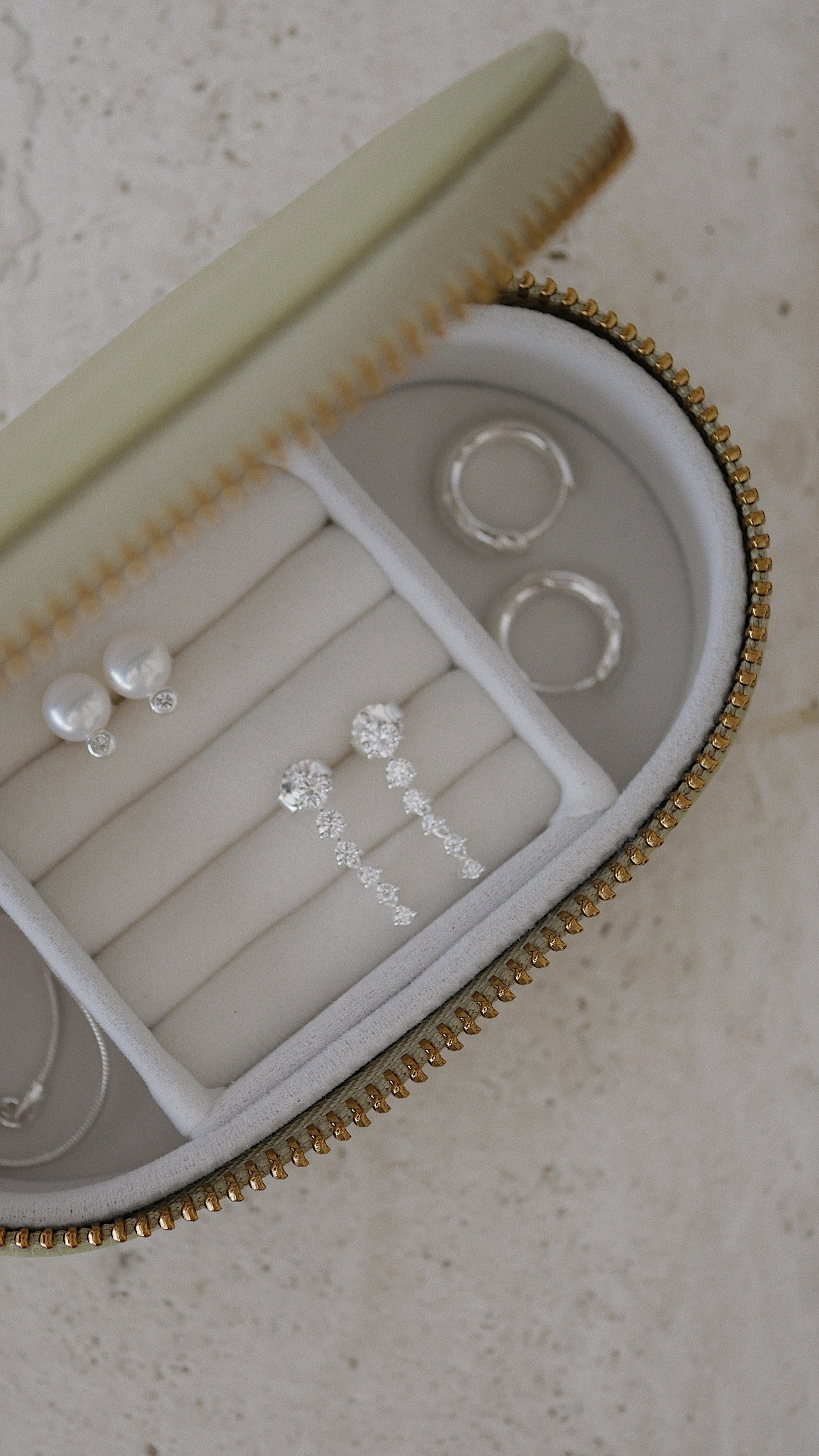 Mini Oval Olive Jewellery Case