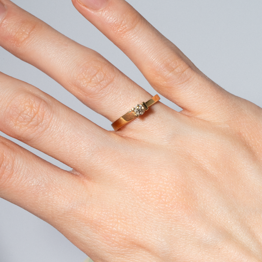 Yellow Gold Ring with Diamond