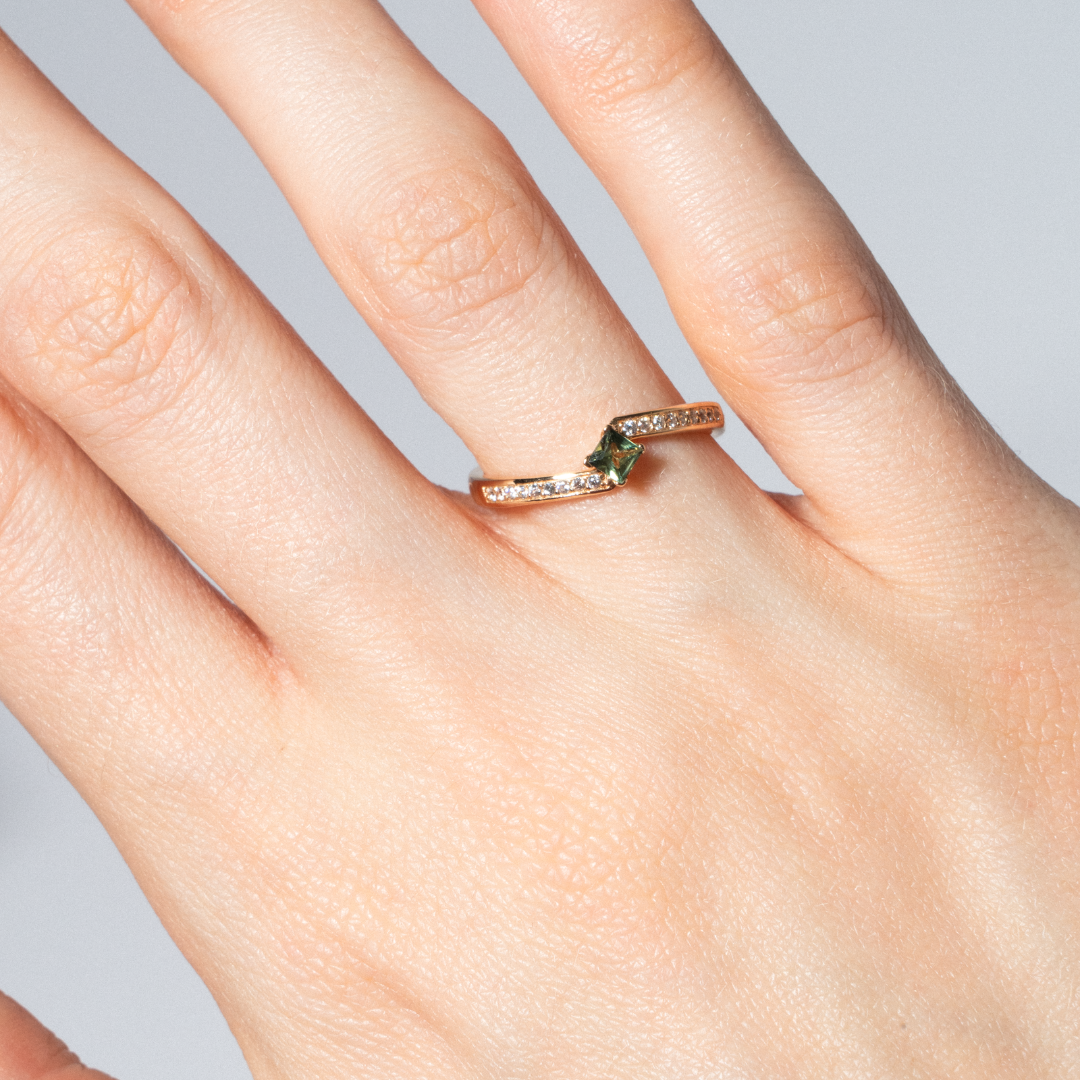 Yellow Gold Ring with Green Sapphire