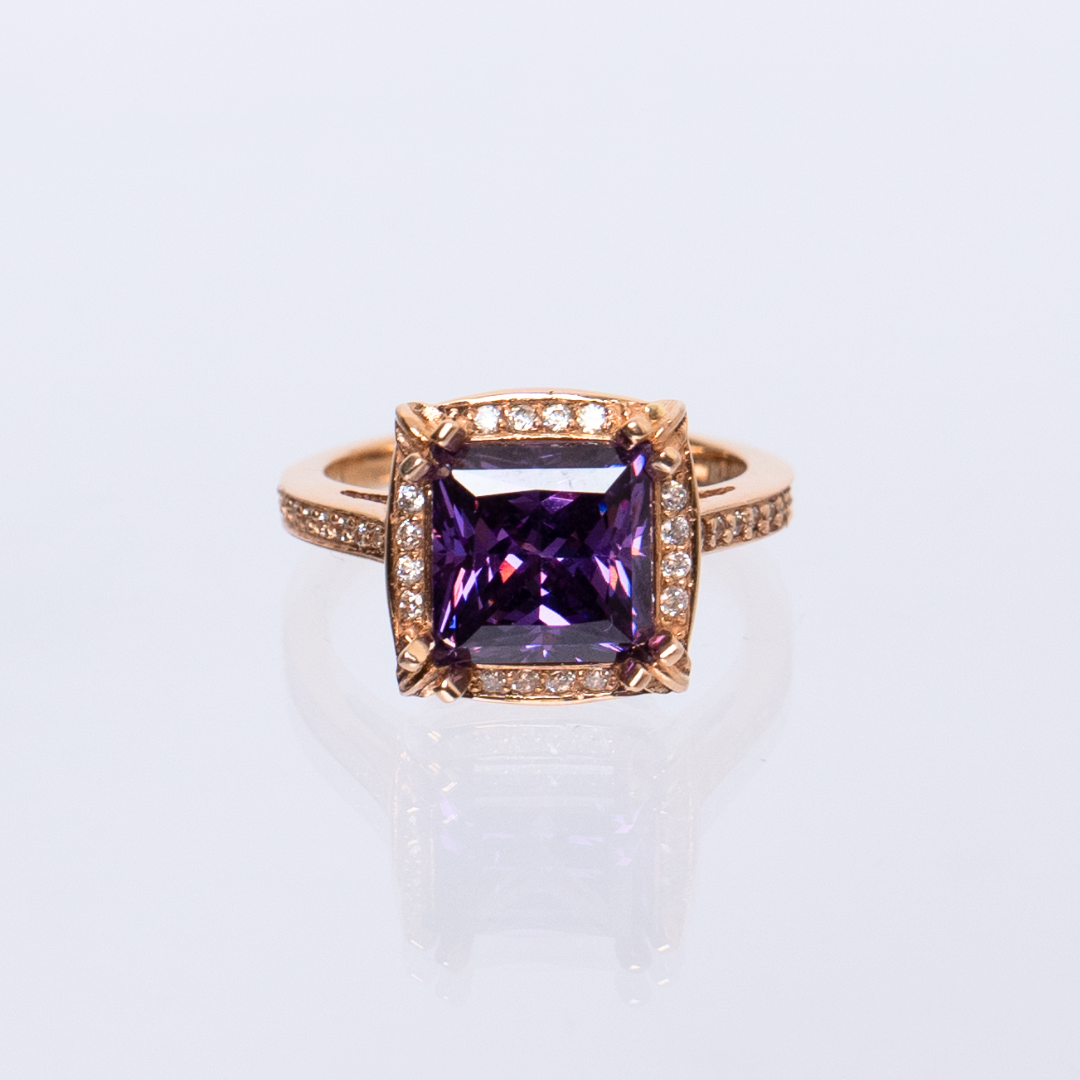 Yellow Gold Ring with Amethyst