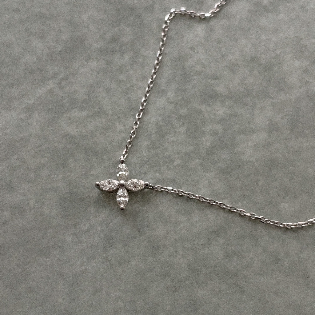 White Gold Pendant with Diamonds