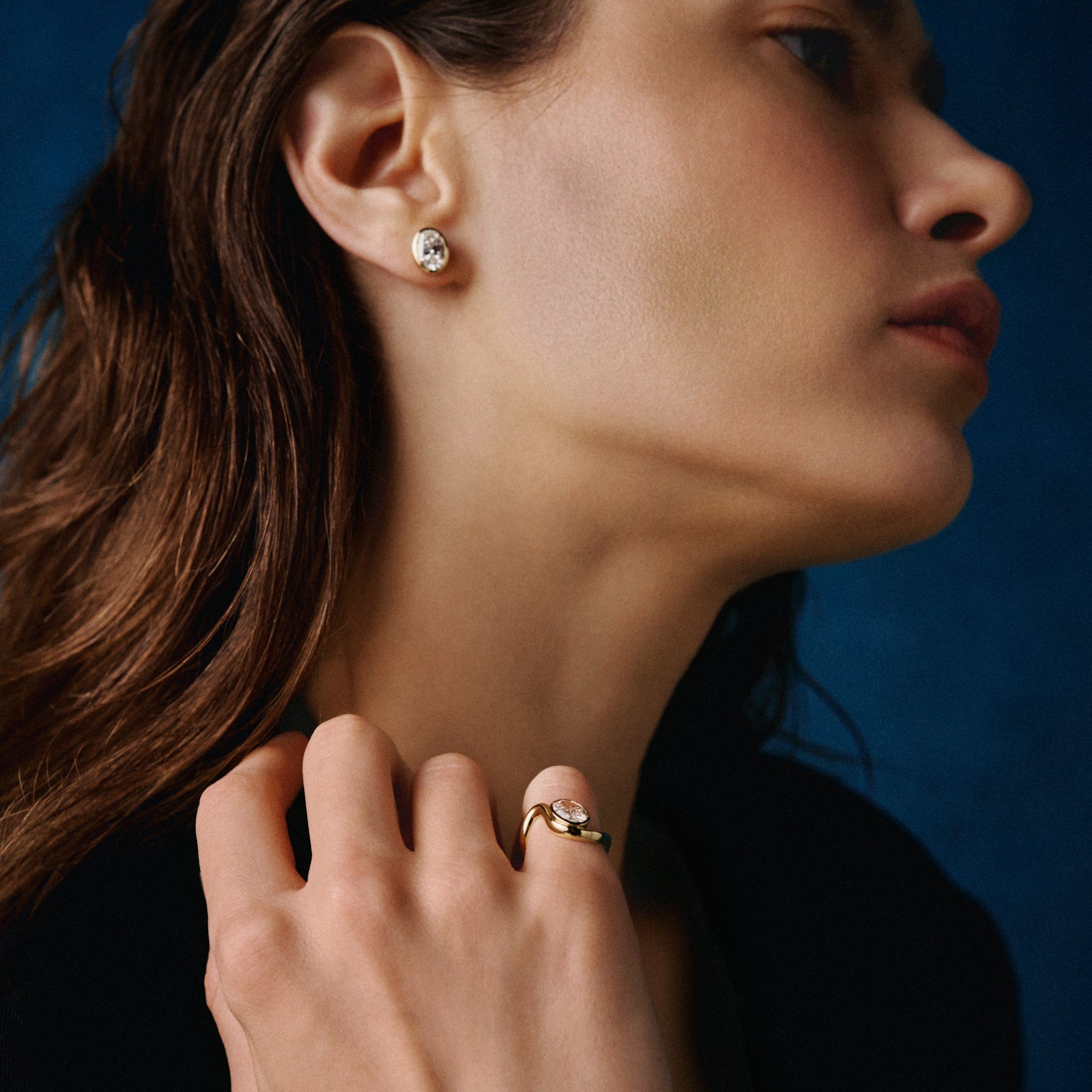 Yellow Gold Ring with Diamond "Bare Souls. Wave"