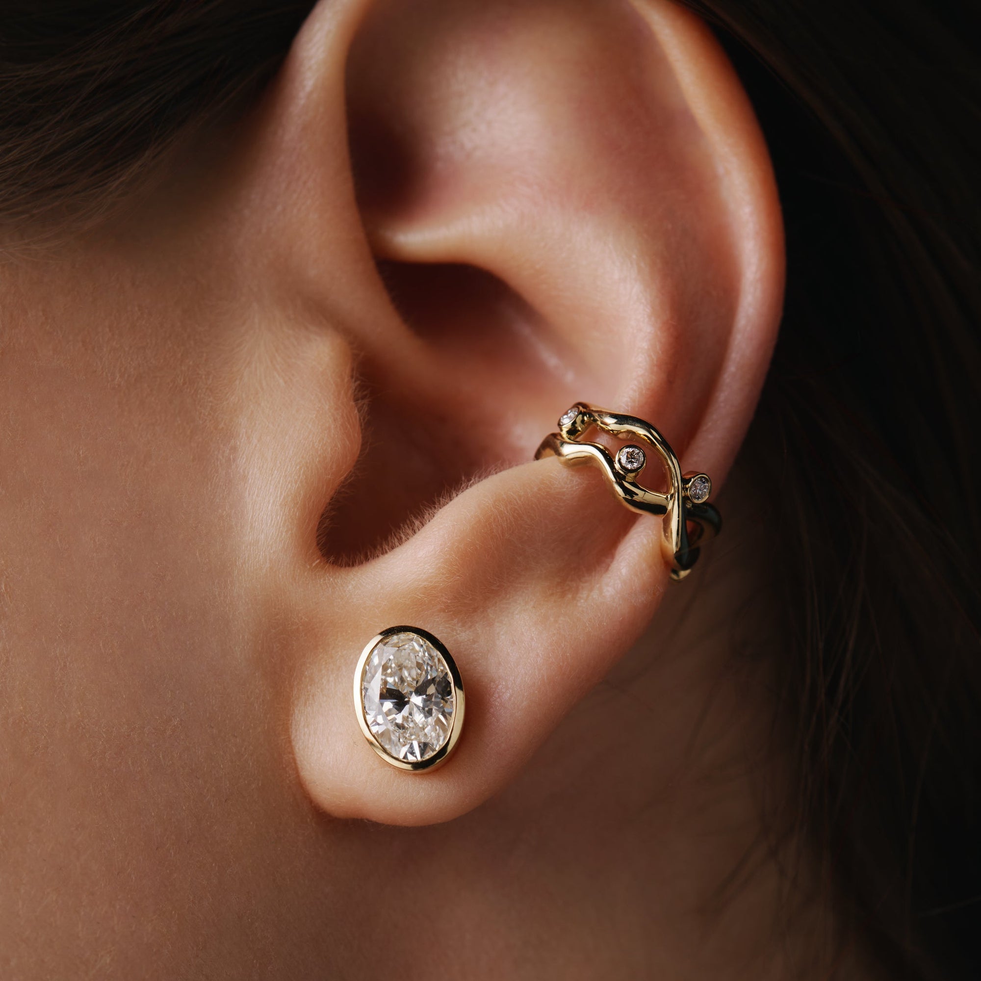 Yellow Gold Ear Cuff with Diamonds "Bare Souls. Double-Thread"