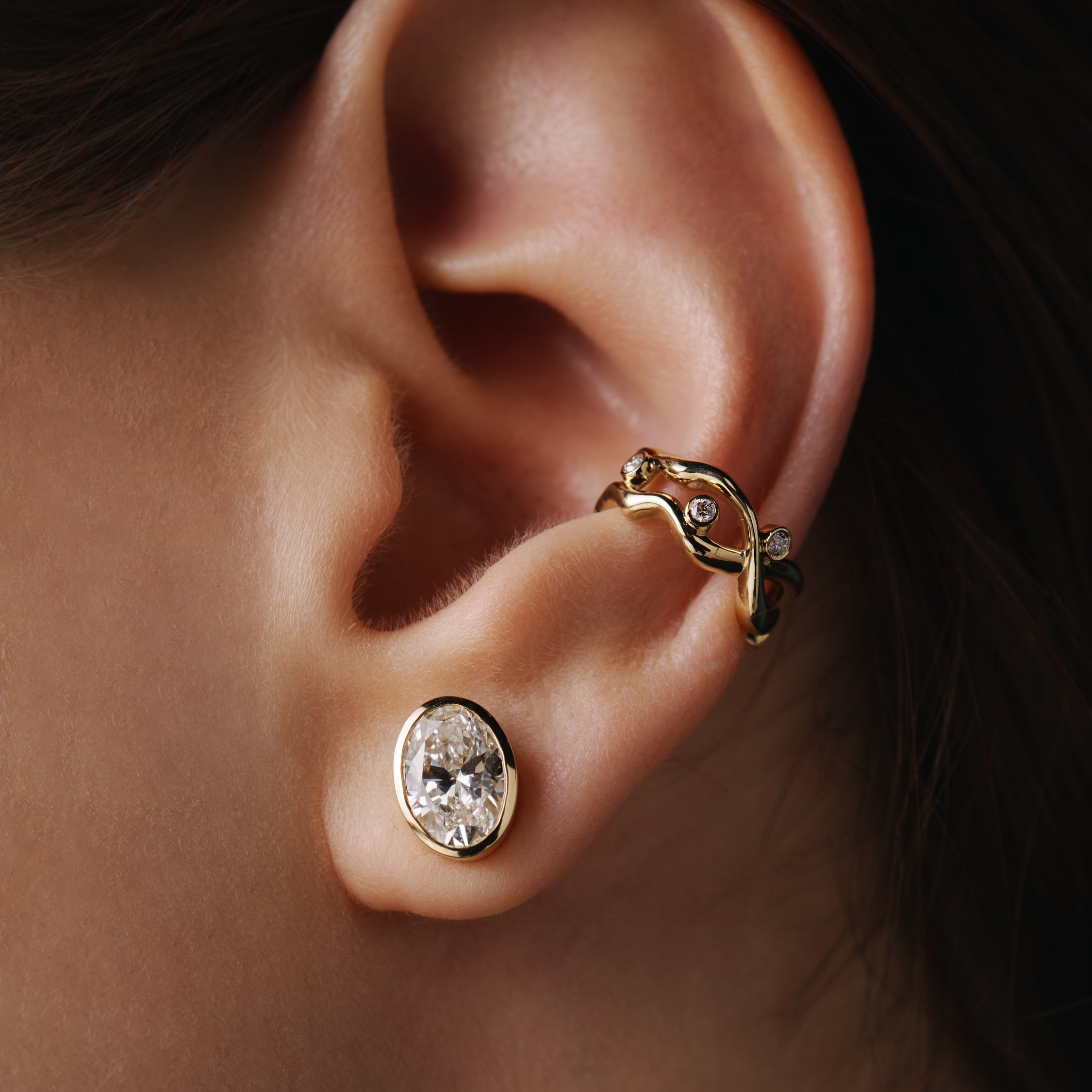 Yellow Gold Ear Cuff with Diamonds "Bare Souls. Double-Thread"