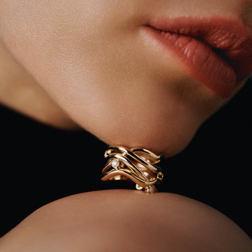 Geltono aukso žiedas su deimantais „Bare Souls. Four-Shank"