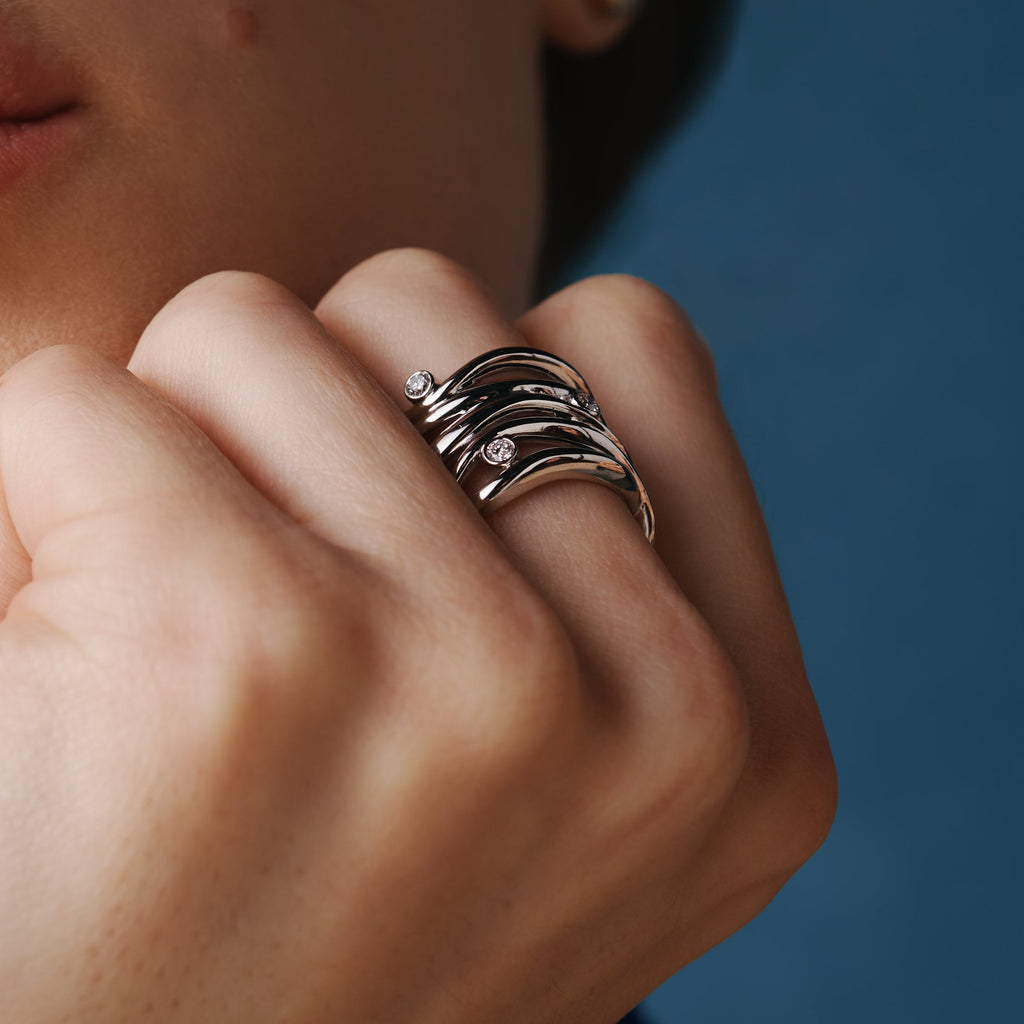 Geltono aukso žiedas su deimantais „Bare Souls. Five-Shank"