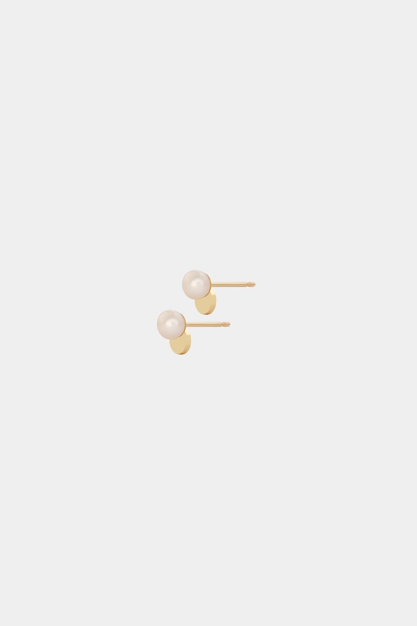 Yellow Gold Stud Earrings with Pearls "Pearl Diver"