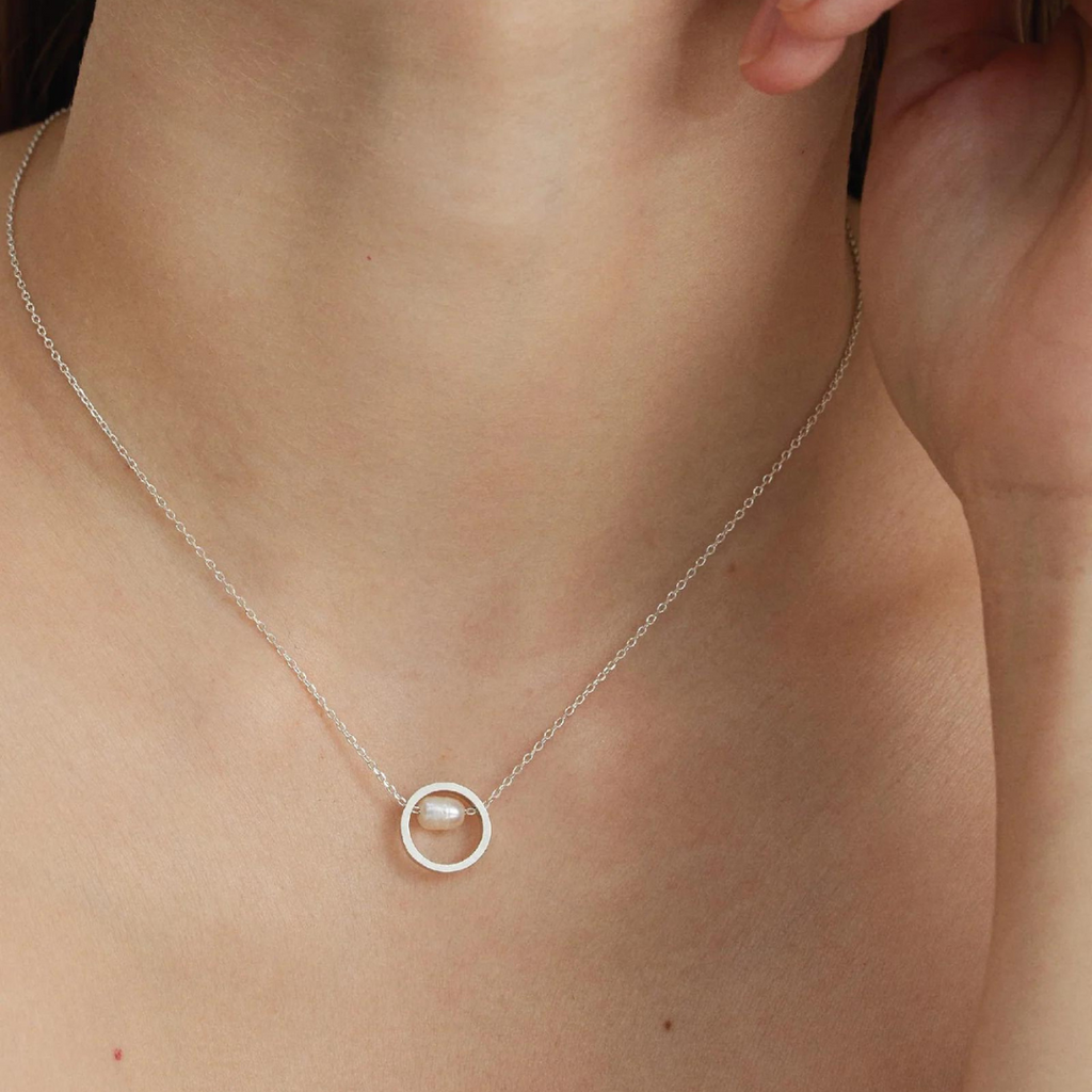 Silver Necklace "Pearl Diver" with Pearl in the Ring