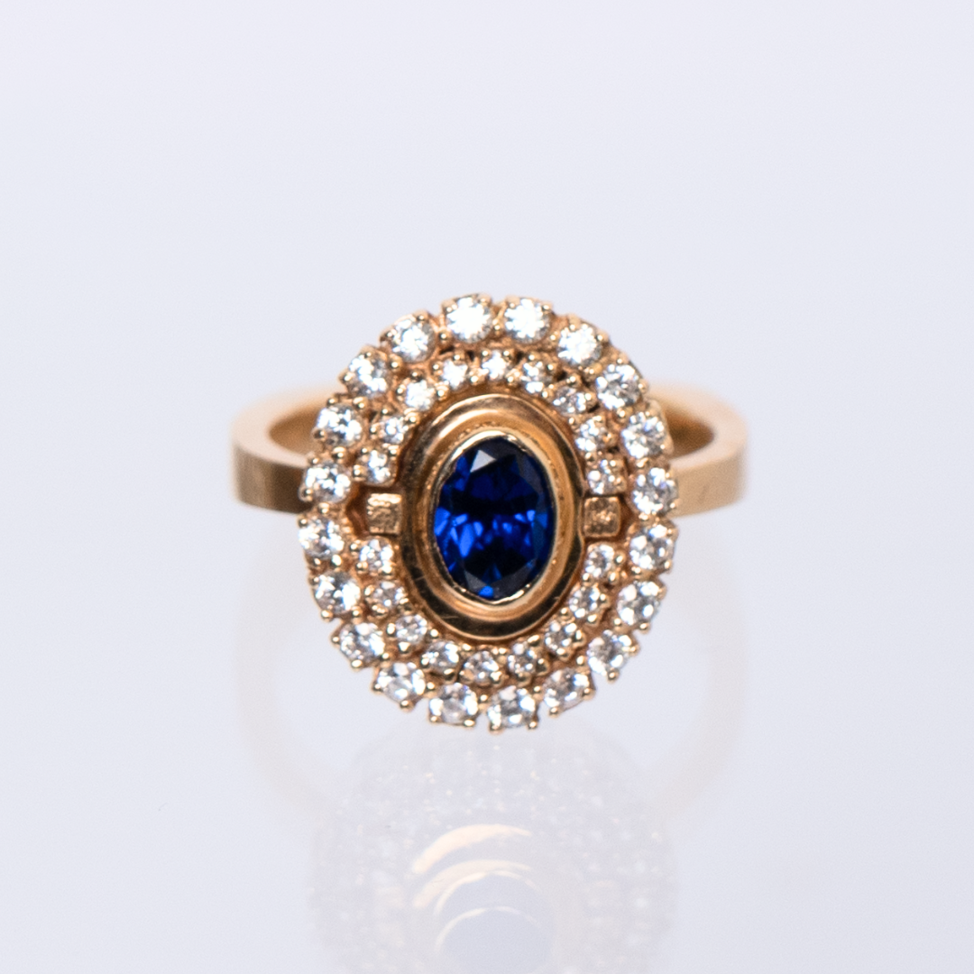 Yellow Gold Ring with Blue Sapphire