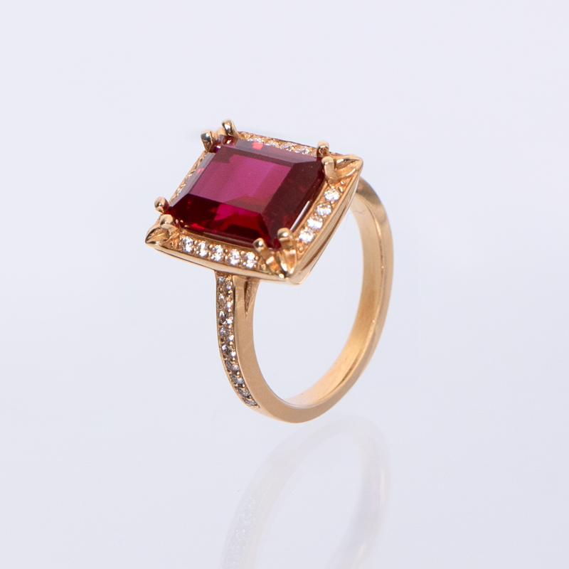 Yellow Gold Ring with Rubie