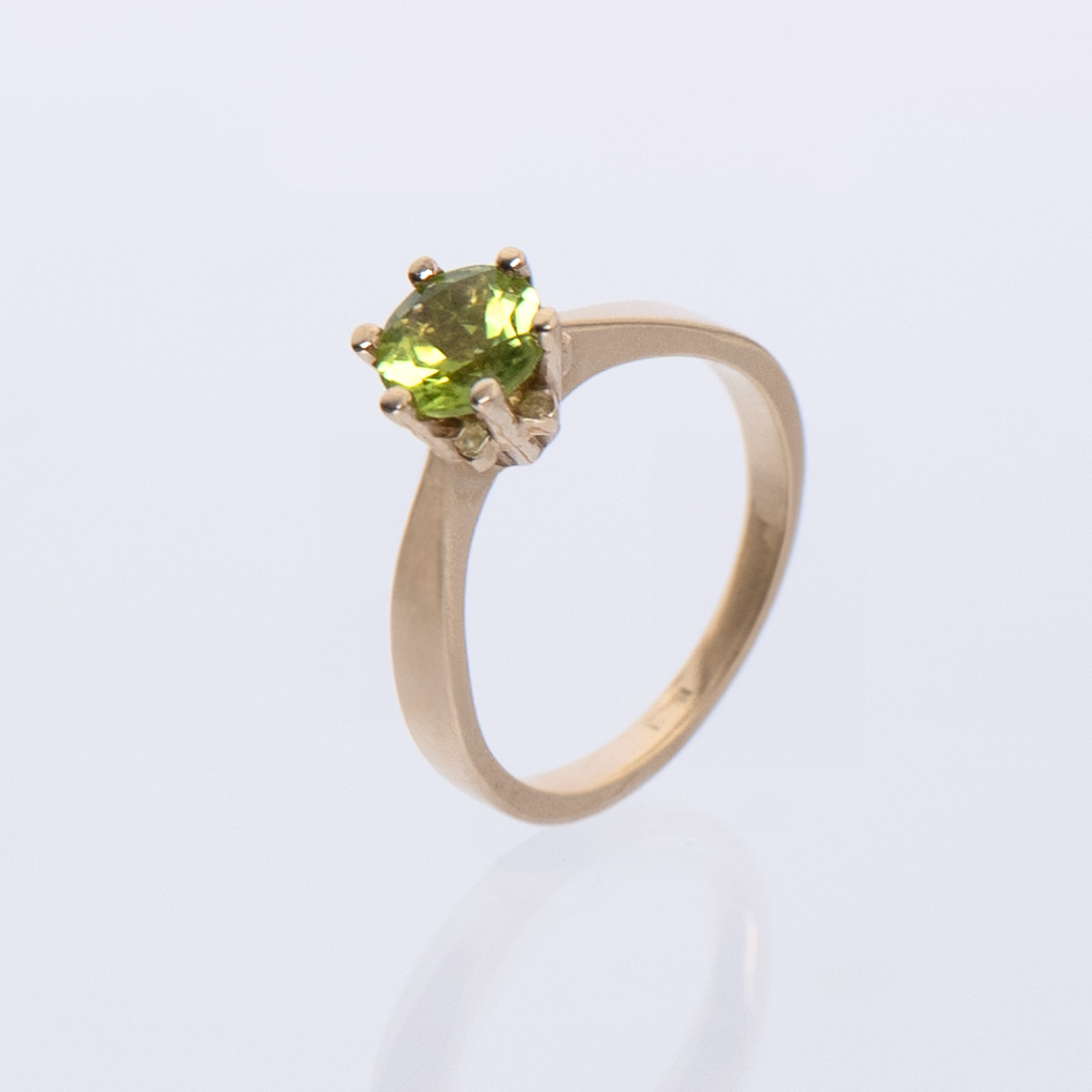 White Gold Ring with Zircon