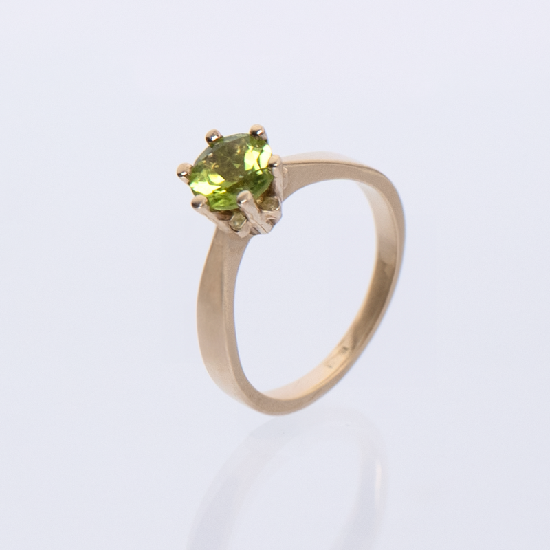 White Gold Ring with Zircon