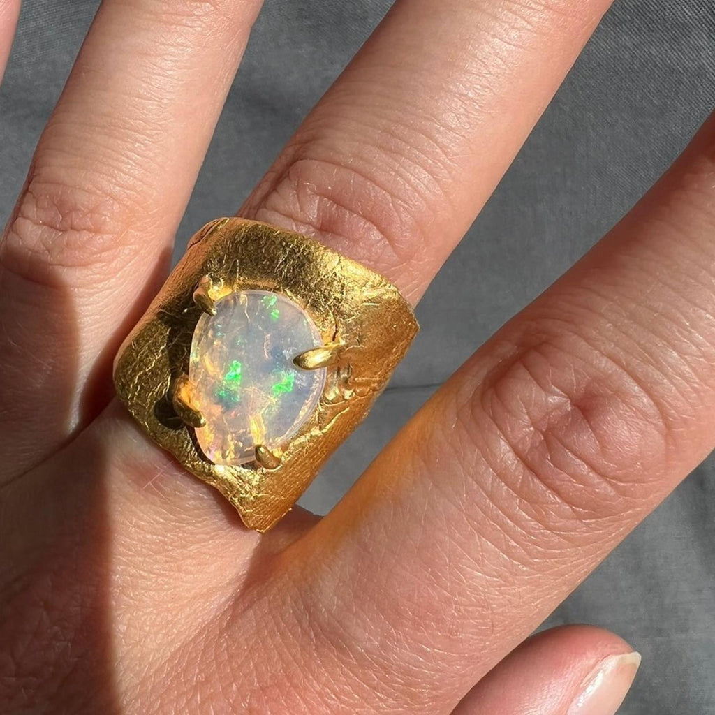 Silver Ring "The Seekers" with Opal