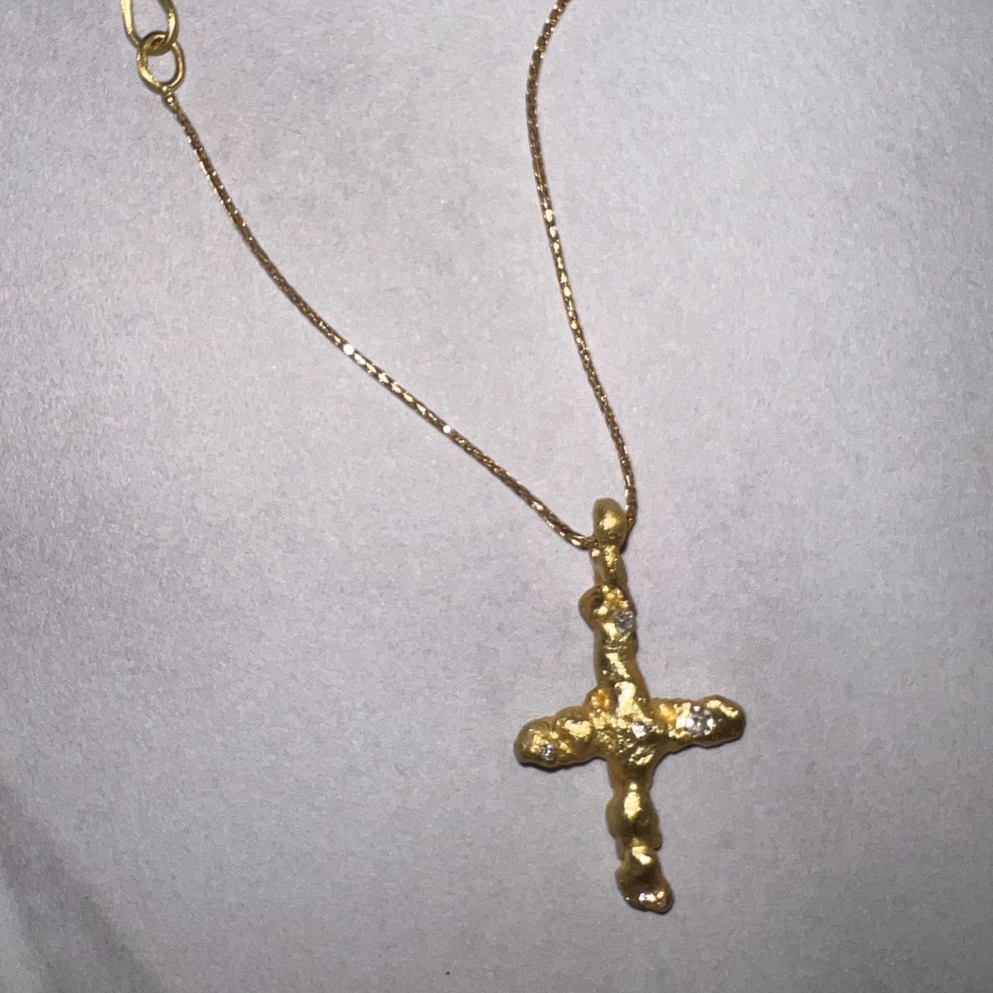 Yellow Gold Necklace with Diamonds "The Crossing Path"