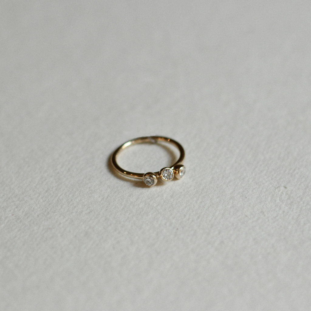 14k Gold Ring 'Universe' with 3 Diamonds