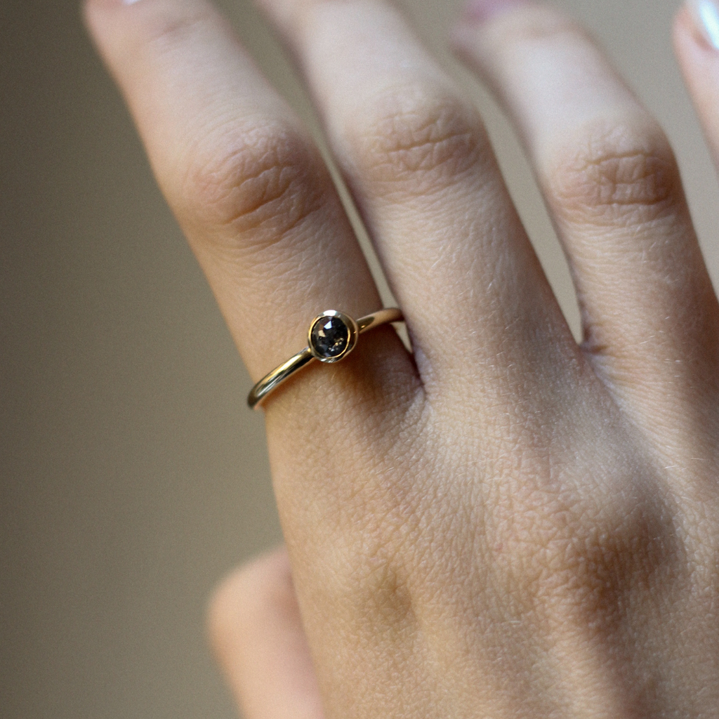 14k Gold Ring 'Universe' with Diamond