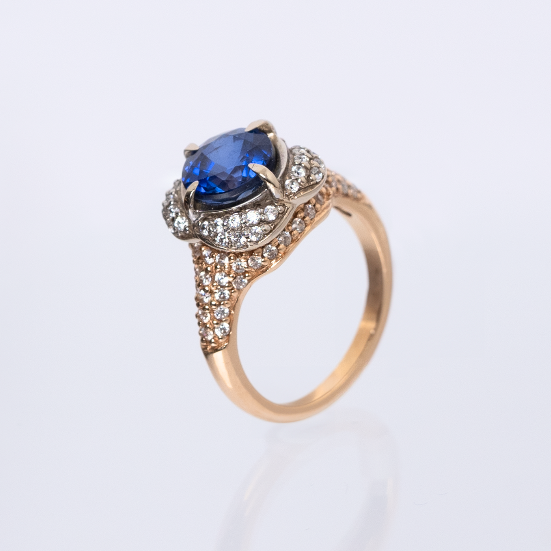 Yellow Gold Ring with Blue Sapphire