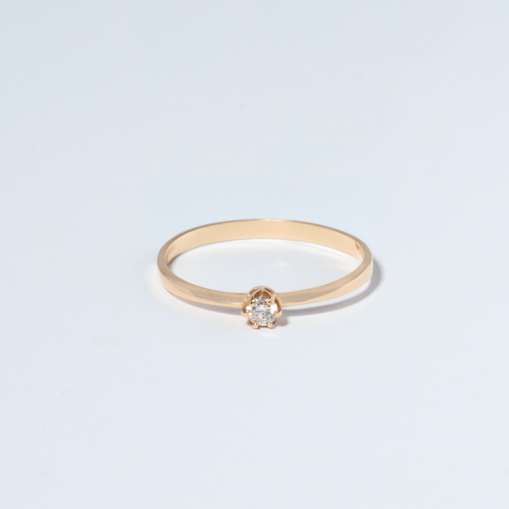 Geltono aukso žiedas su deimantu