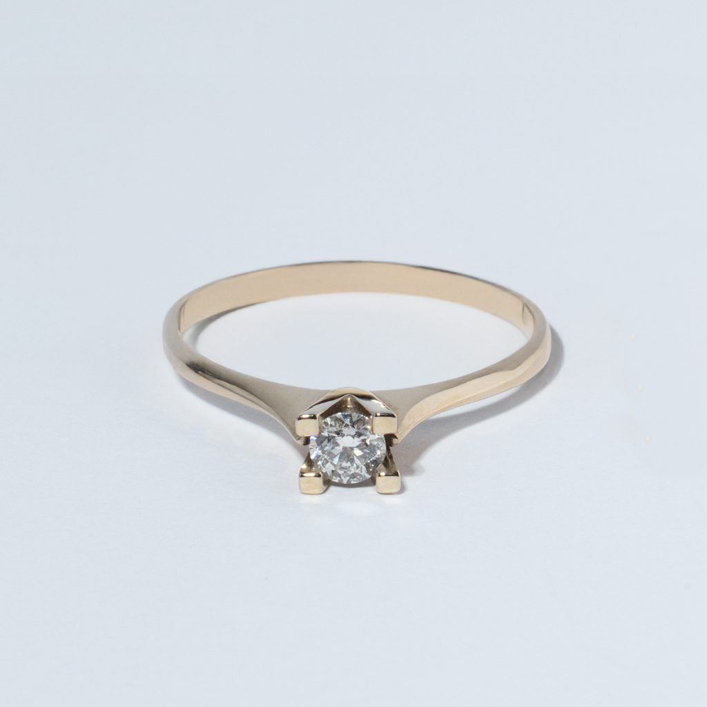 White Gold Ring with Diamond
