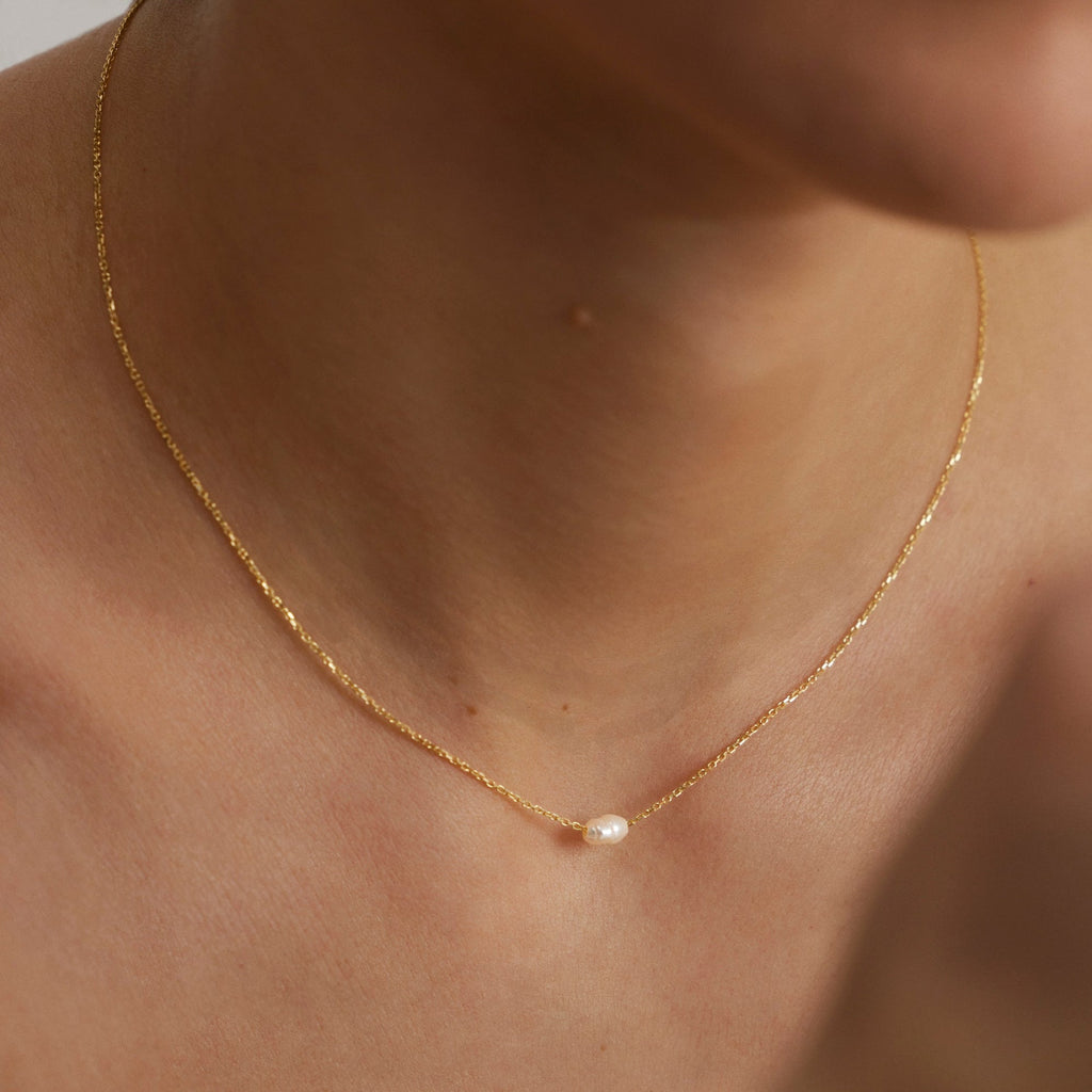 Yellow Gold Necklace "Pearl Diver"