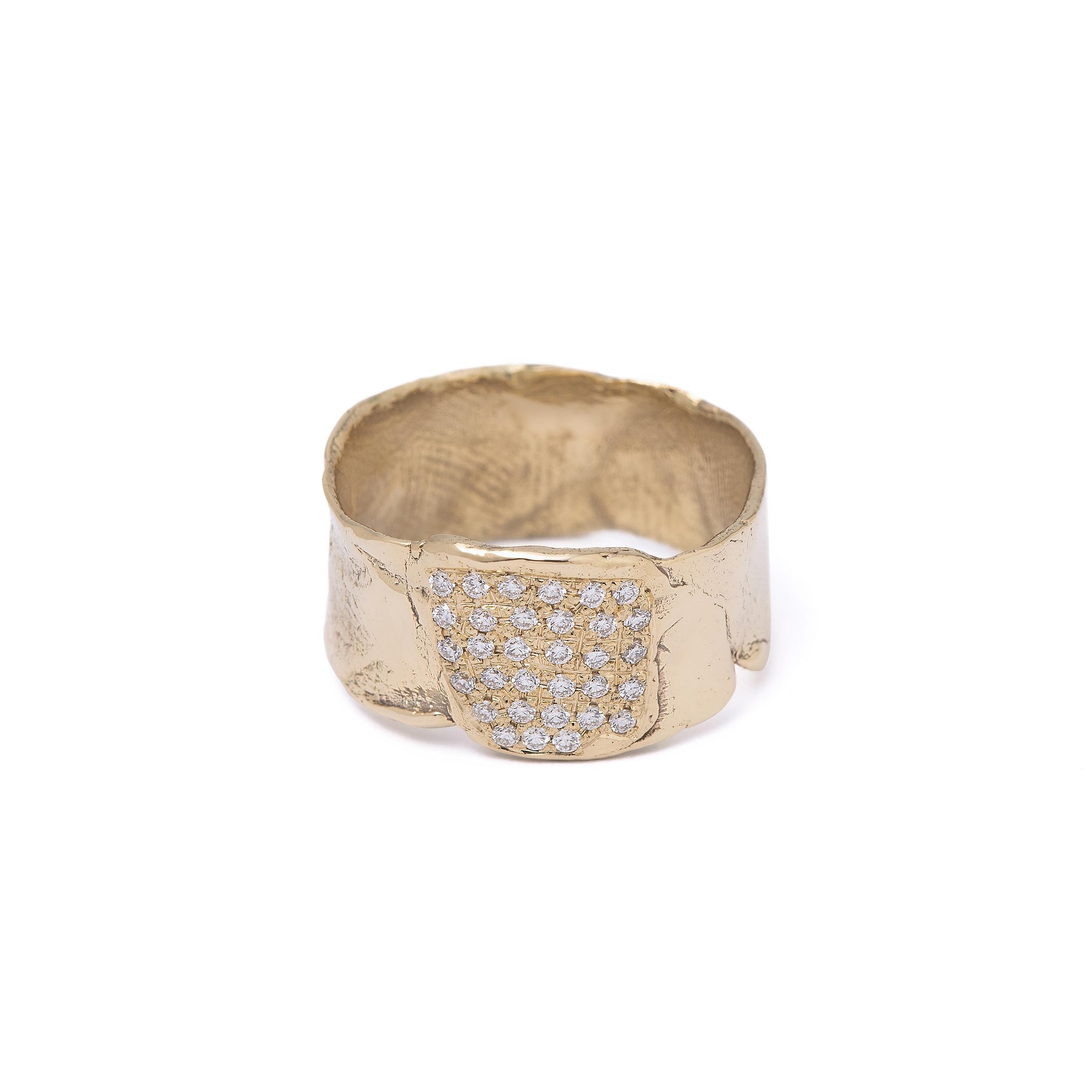 Yellow Gold Ring with Diamonds