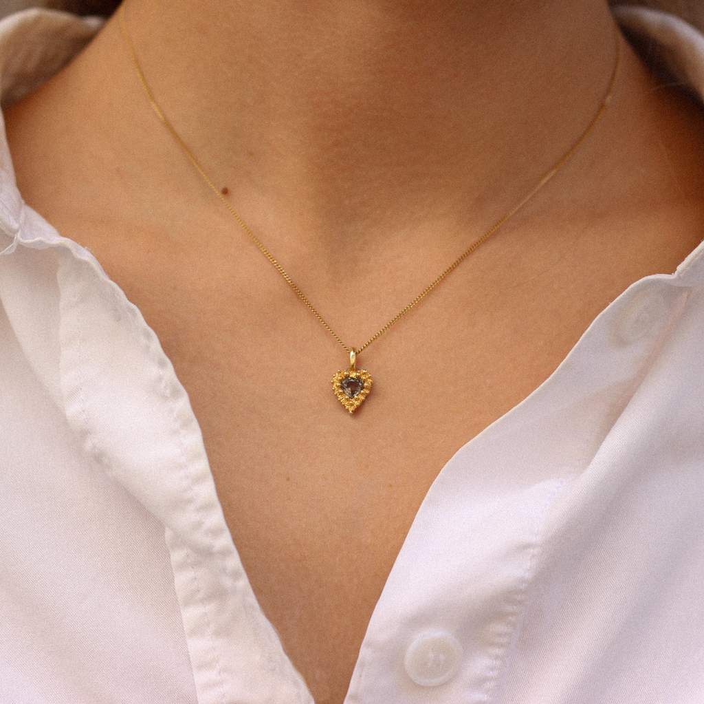Yellow Gold Necklace with Sapphire "Heart"