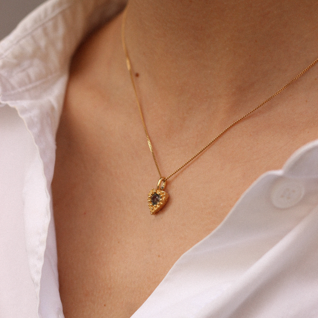 Yellow Gold Necklace with Sapphire "Heart"