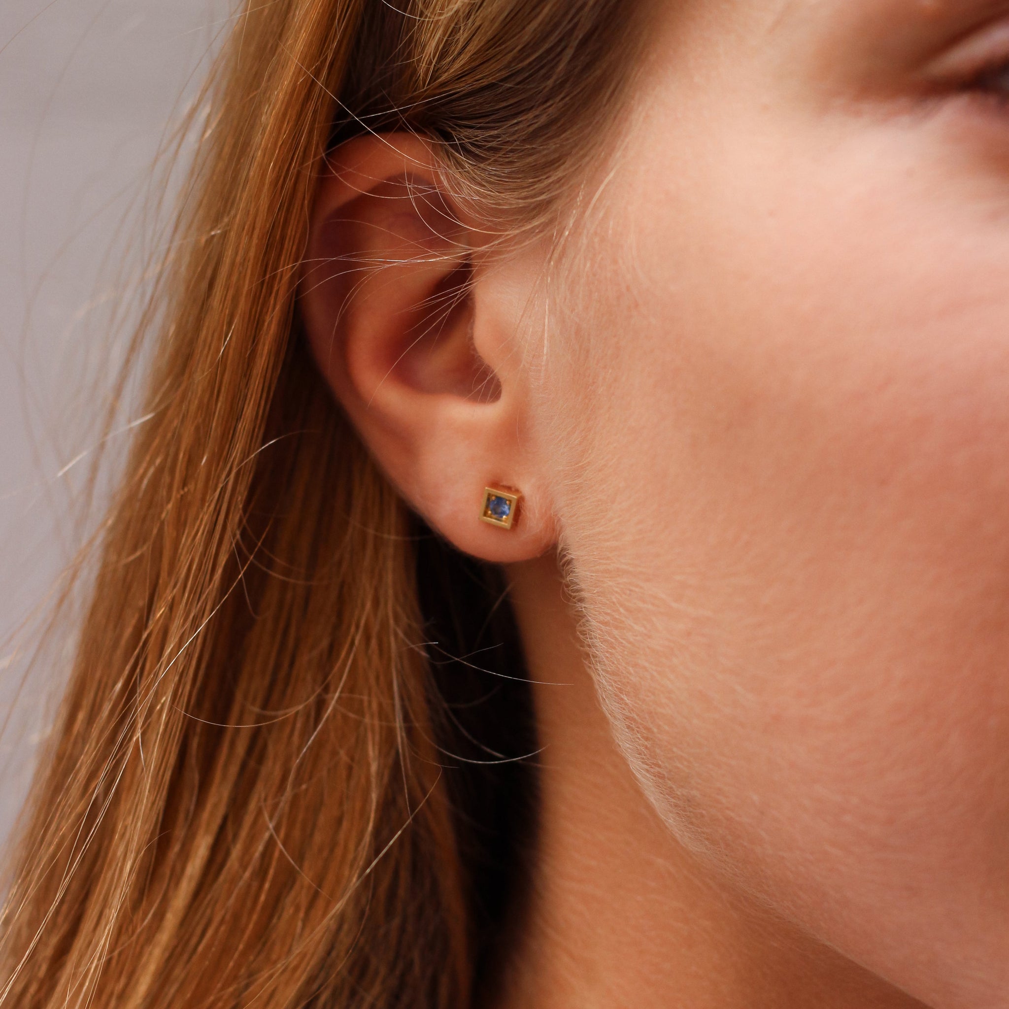 Yellow Gold Stud Earrings with Blue Sapphires – Miutto