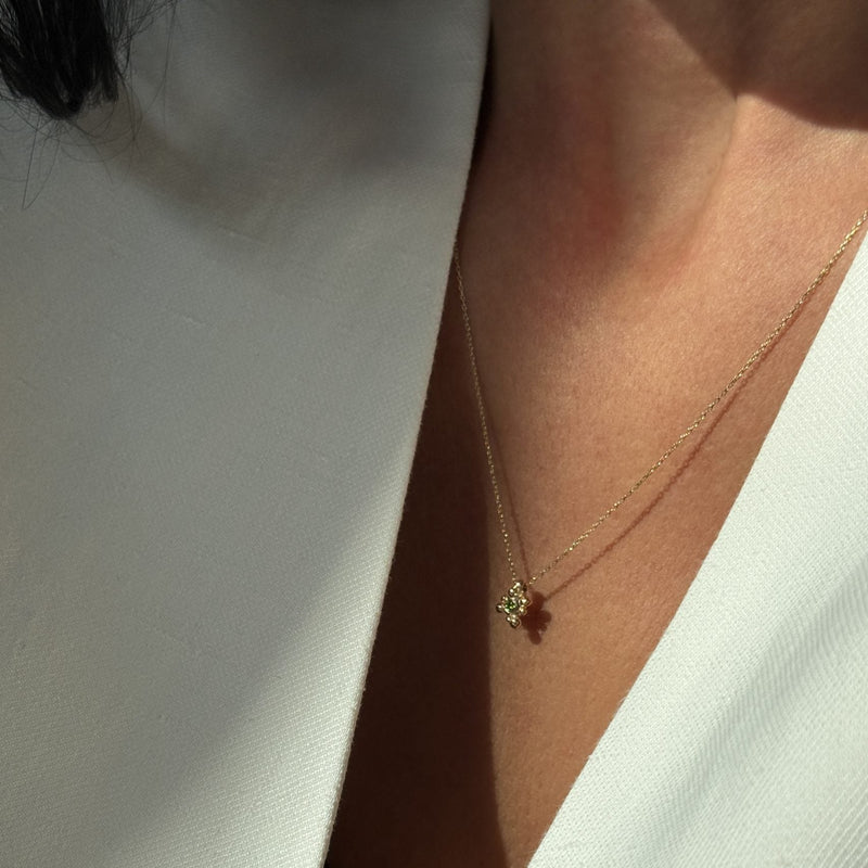 Yellow Gold Necklace with Diamond "Grain of Sea Sand"