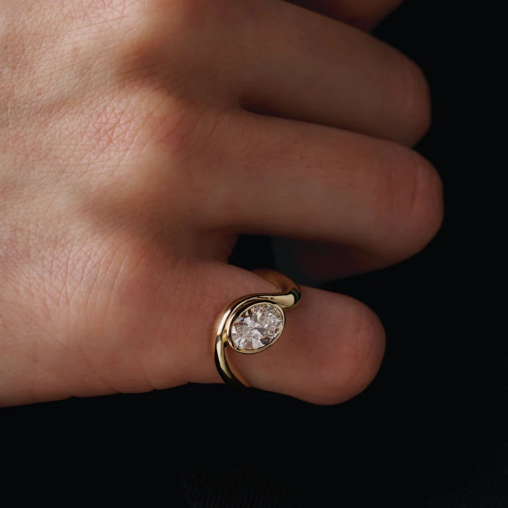 Yellow Gold Ring with Diamond "Bare Souls"