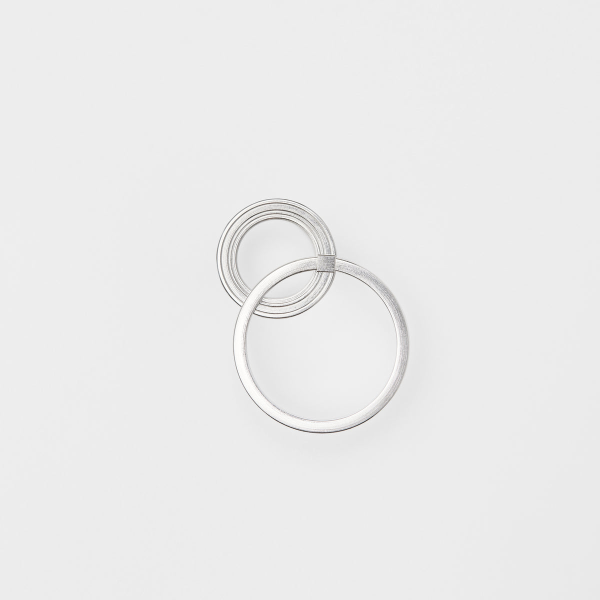 Sidabriniai auskarai „Orbit Dual C-Line"