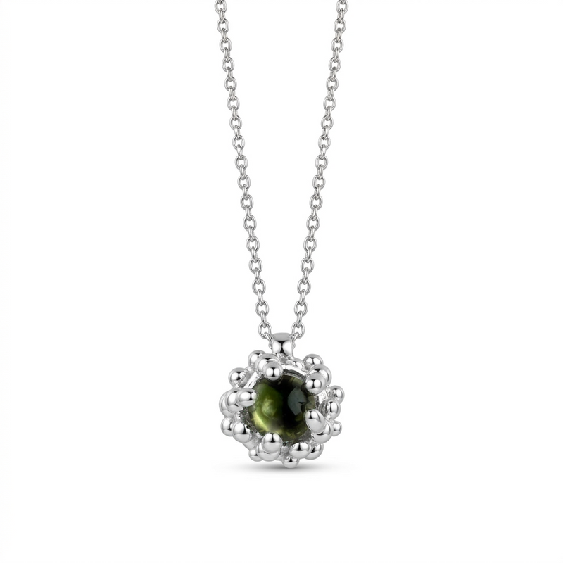 Silver pendant with green peridot stone