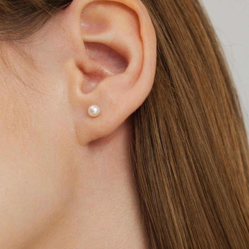 Silver Stud Earrings with Pearls "Pearl Diver"
