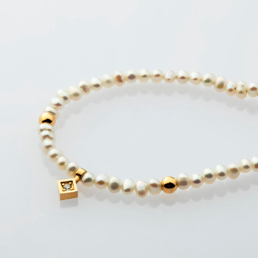 Yellow Gold Necklace with Pearls and Diamond