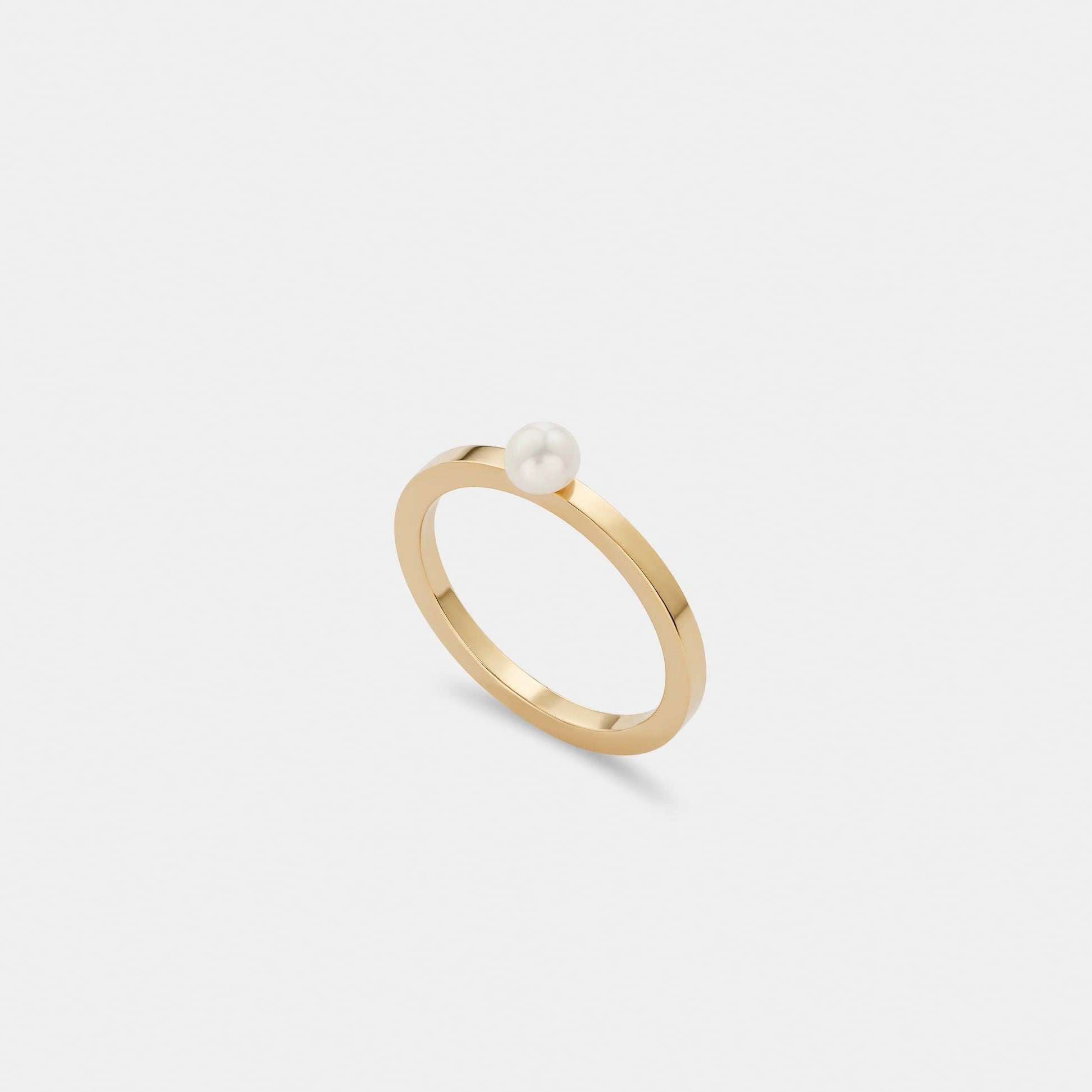 Yellow Gold Ring with Pearl "Pearl Diver"