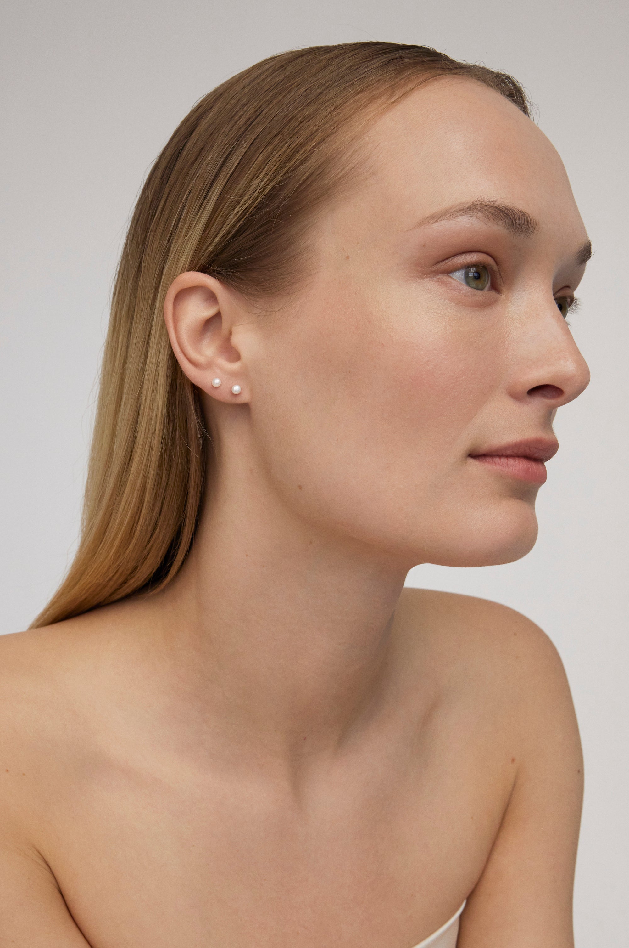 Yellow Gold Stud Earrings with Pearls "Pearl Diver"