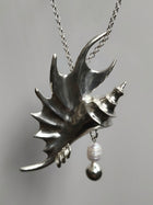 Silver Necklace with Pearl "Shell"