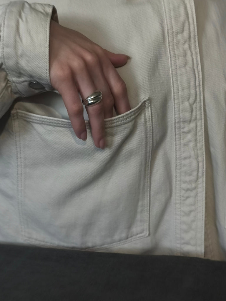 Silver Ring "Hug"