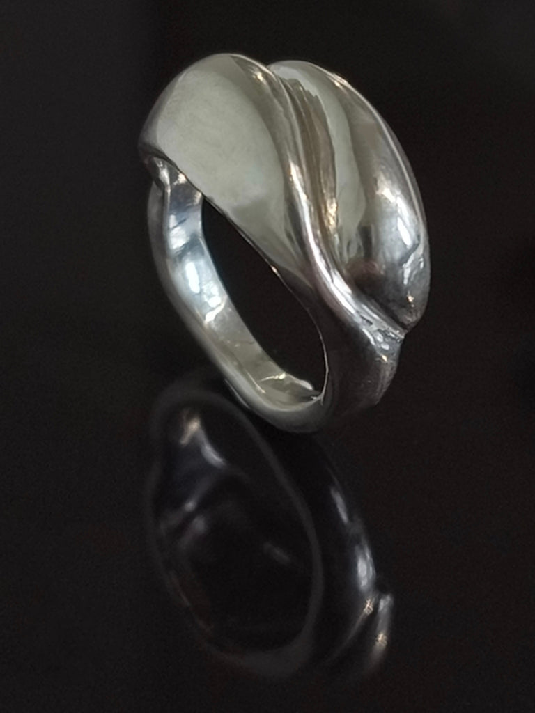 Silver Ring "Hug"