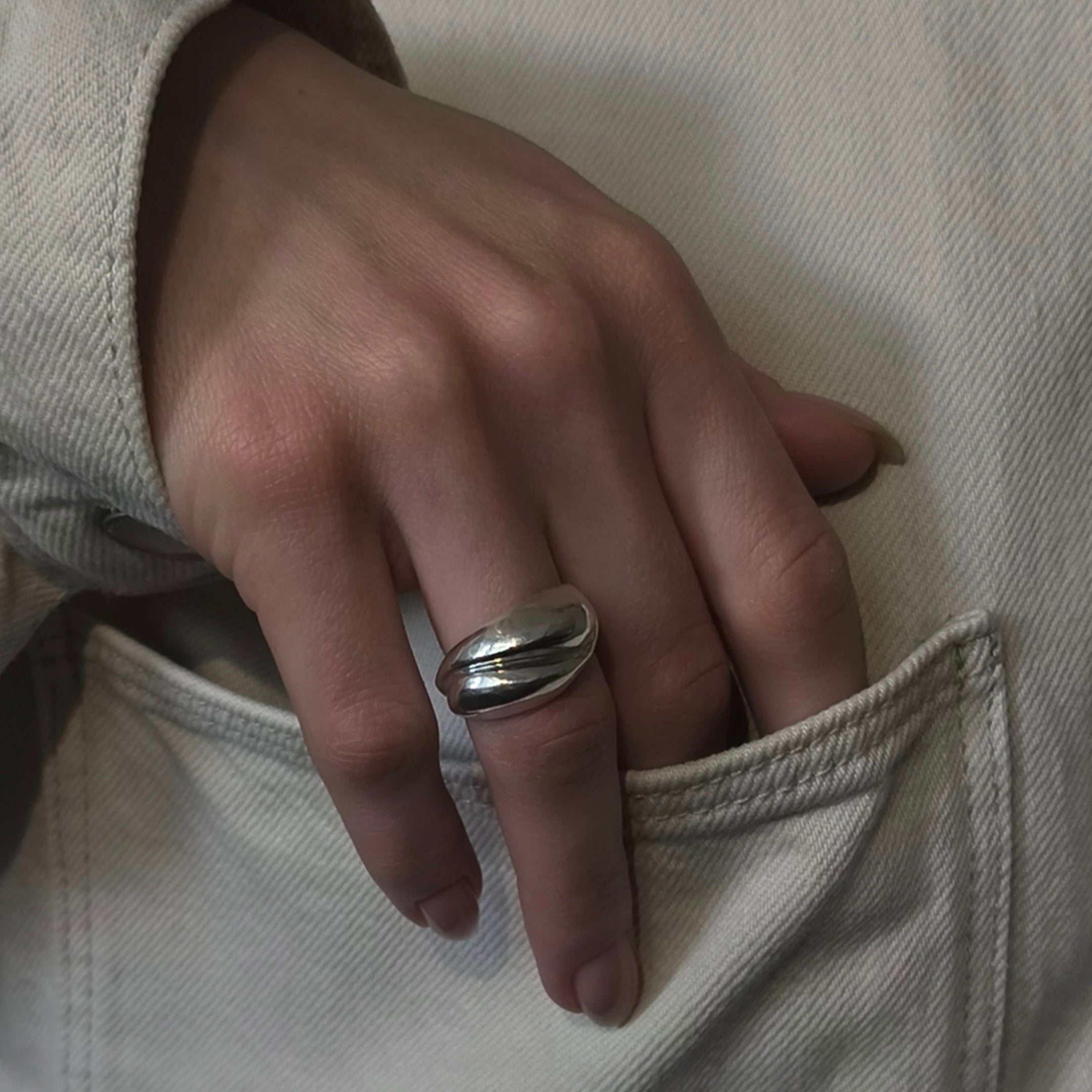 Silver Ring "Hug"