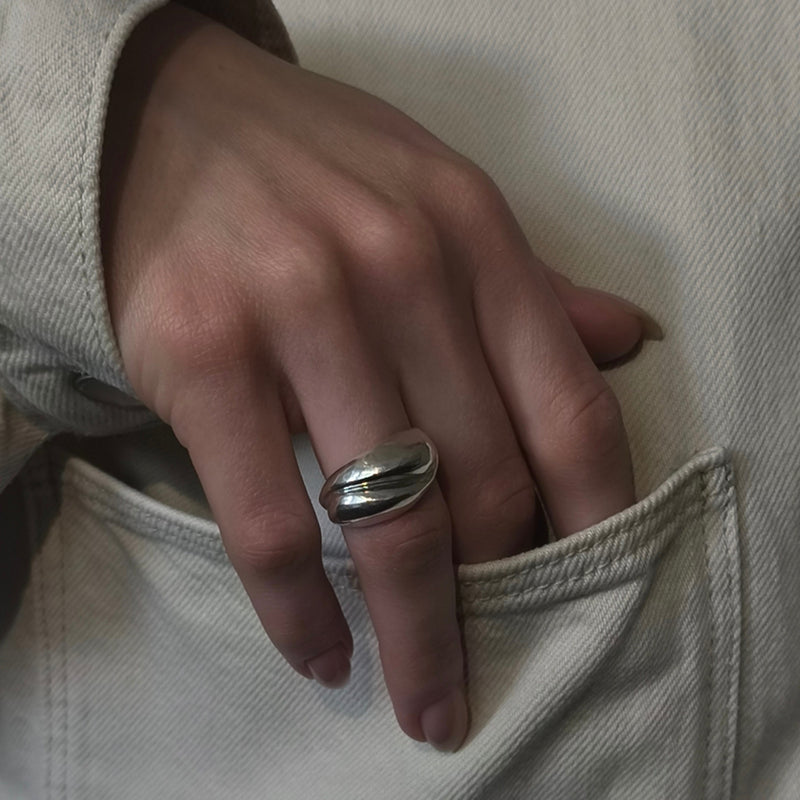 Silver Ring "Hug"