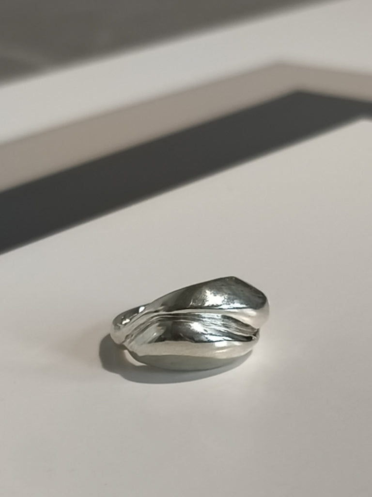 Silver Ring "Hug"