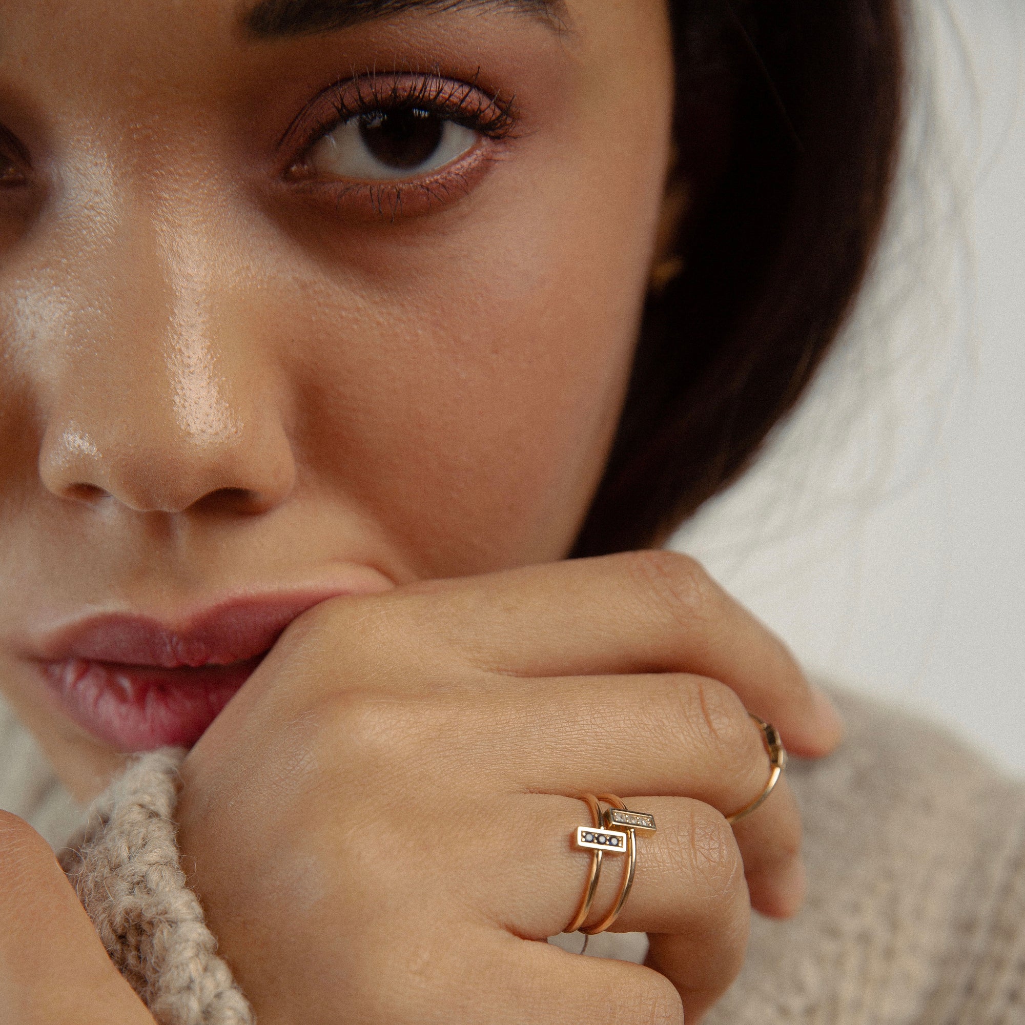 Yellow Gold Ring with Blue Sapphires "Minus"