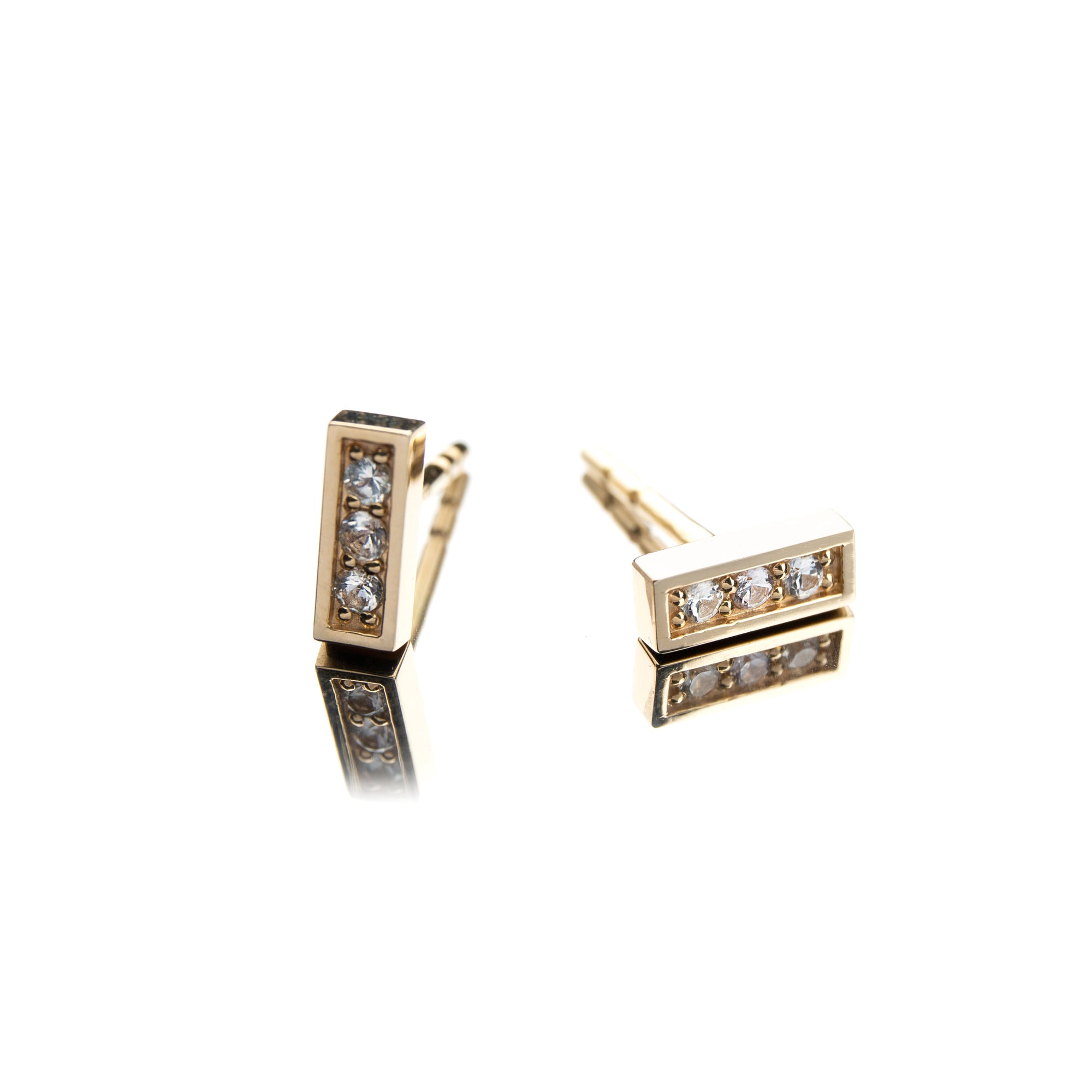 Yellow Gold Stud Earrings with White Sapphires "Minus"
