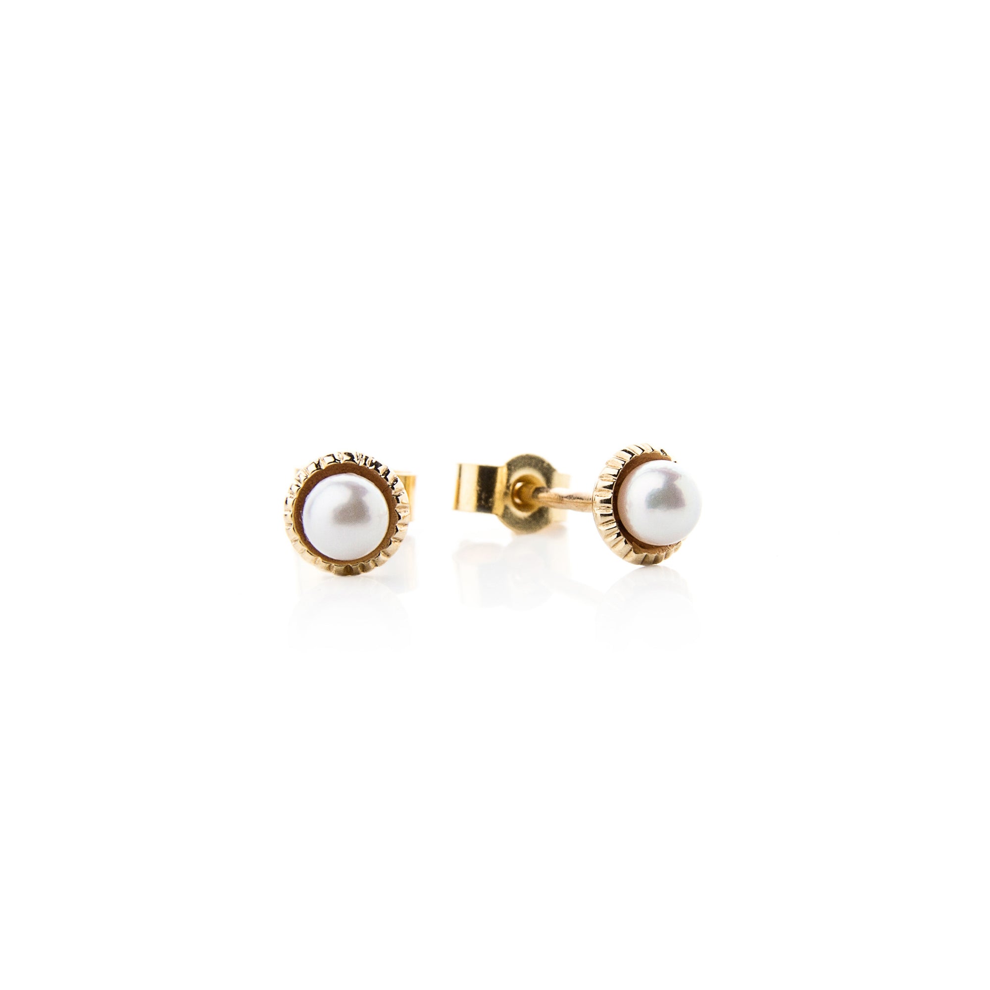 Yellow Gold Stud Earrings with White Akoya Pearls