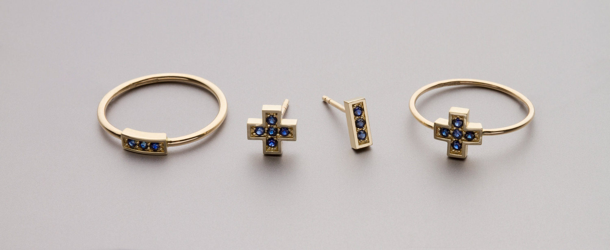 Rings - Gold Ring "Minus" With Blue Sapphires